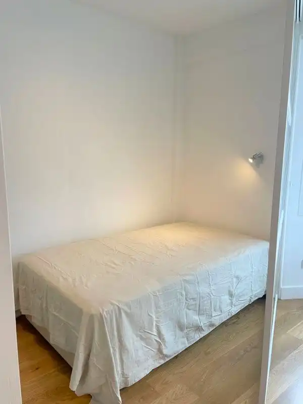 Habitación de Estudio de alquiler en Madrid con Aire acondicionado, Parquet y Amueblado