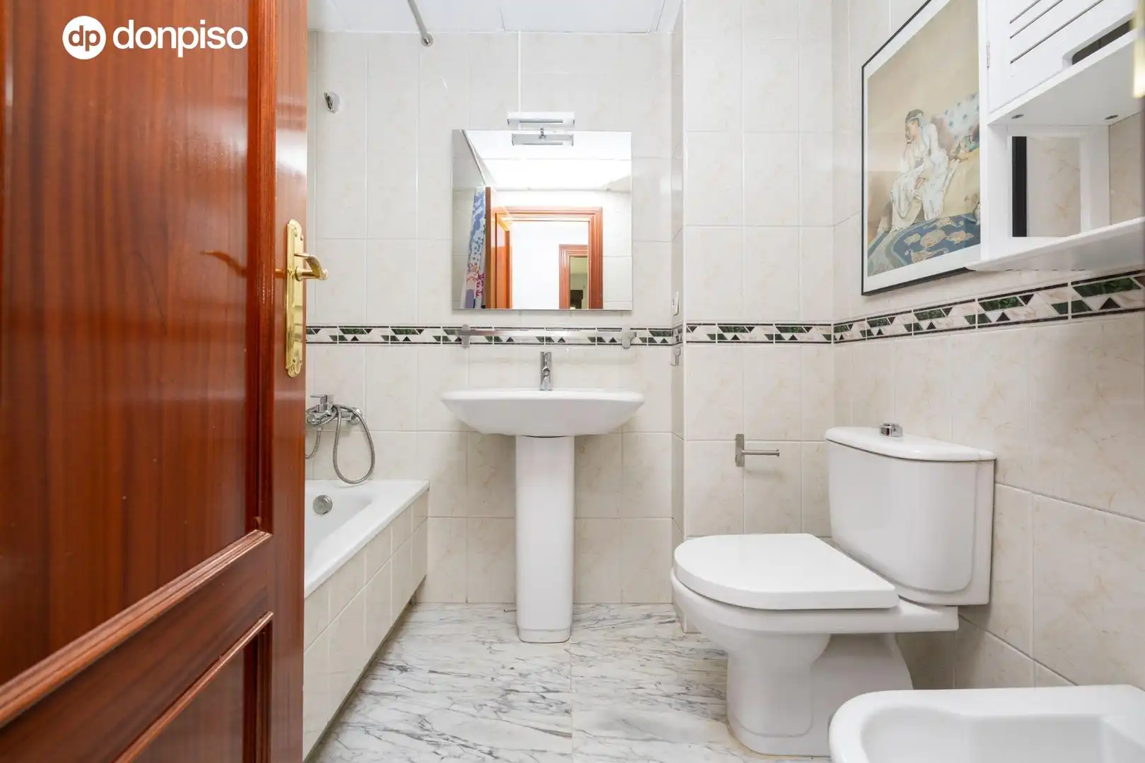 Badezimmer von Wohnung zum Verkauf in Granada