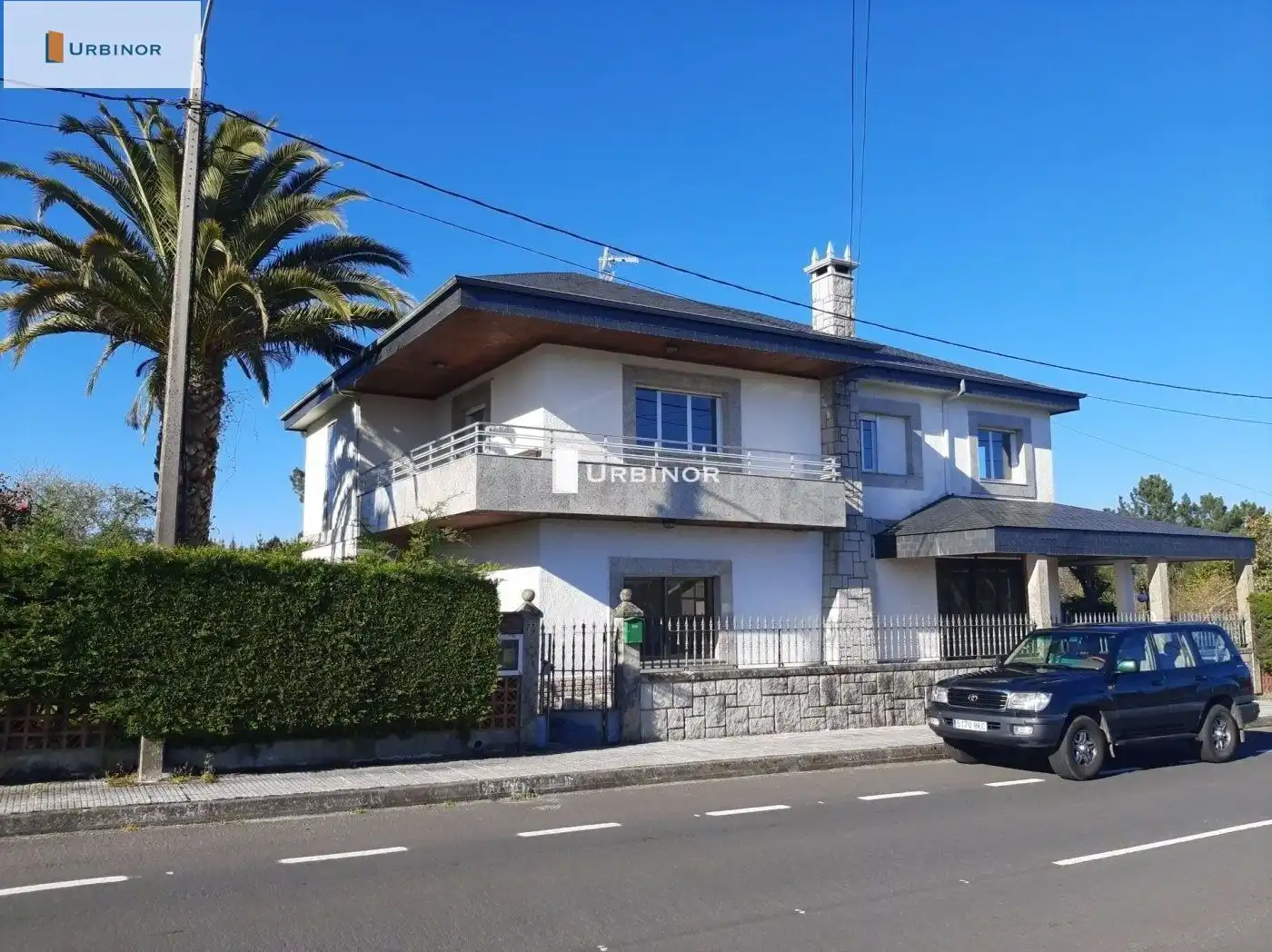 Casa rústica amb terrassa en venda a Amoeiro