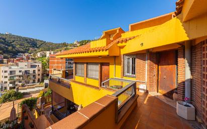 Exterior view of Single-family semi-detached for sale in  Barcelona Capital  with Air Conditioner, Heating and Terrace