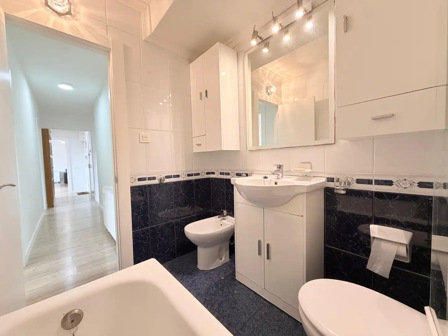 Baño de Piso en venta en Avilés con Terraza y Amueblado
