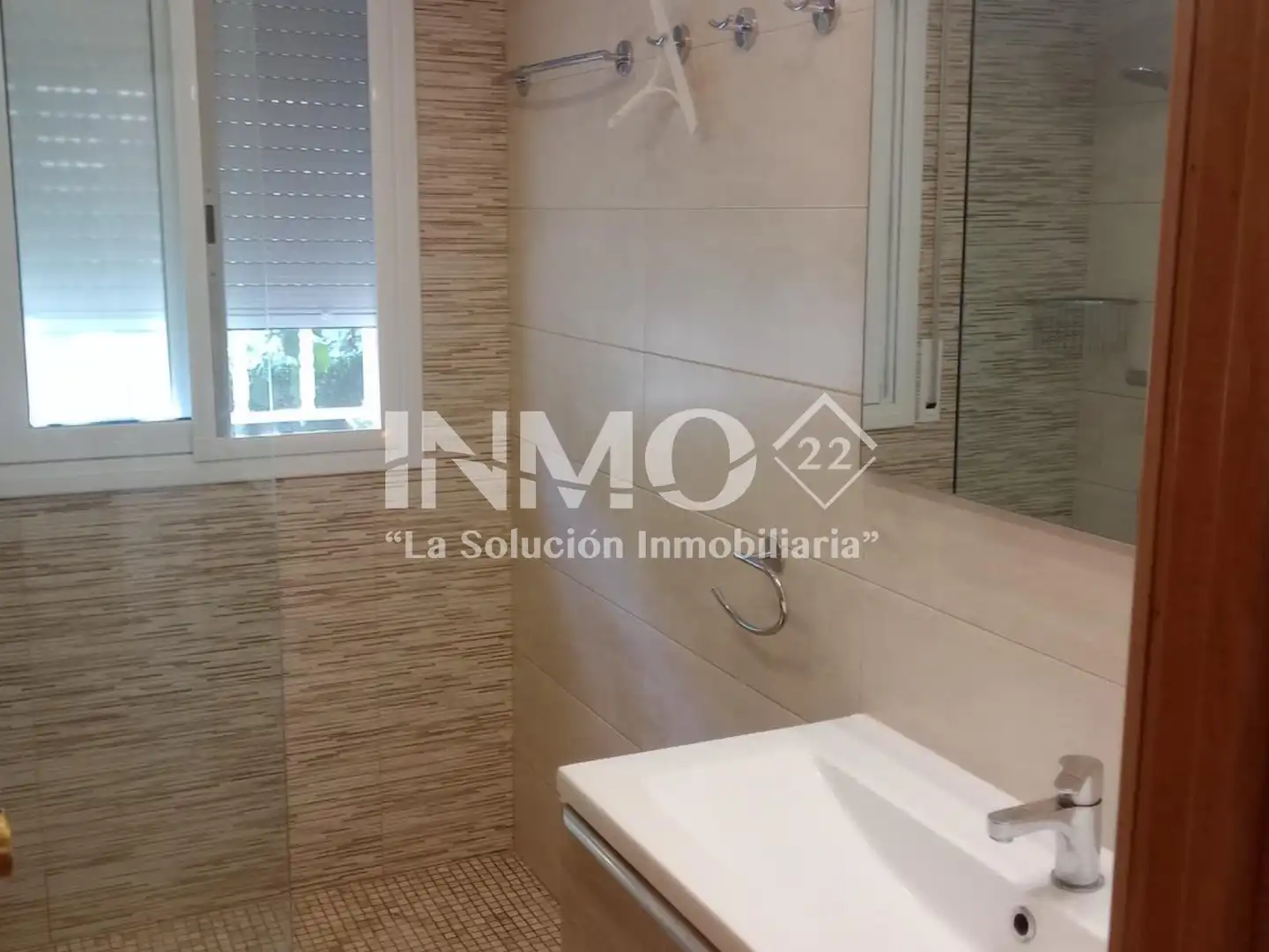 Badezimmer von Wohnungen zum Verkauf in Cambrils mit Klimaanlage, Privatgarten und Terrasse