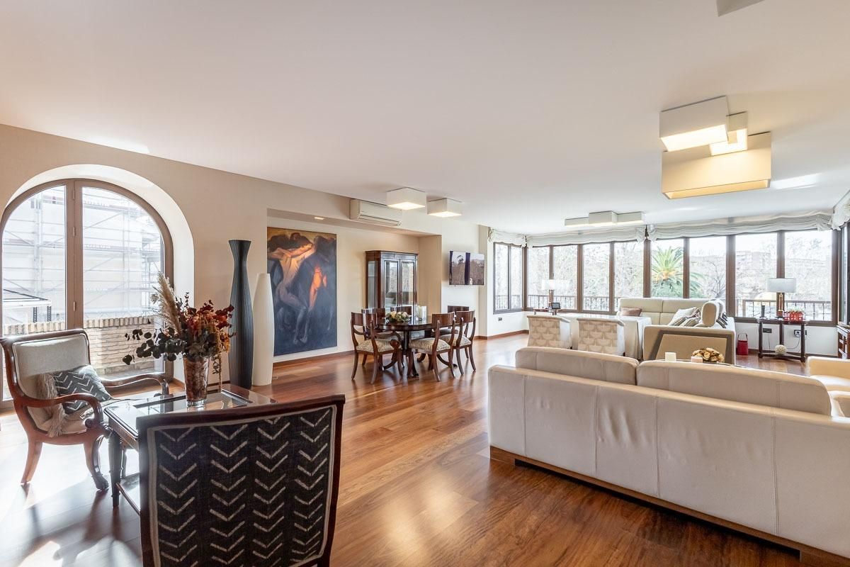 Living room of Flat for sale in  Granada Capital  with Air Conditioner, Heating and Parquet flooring