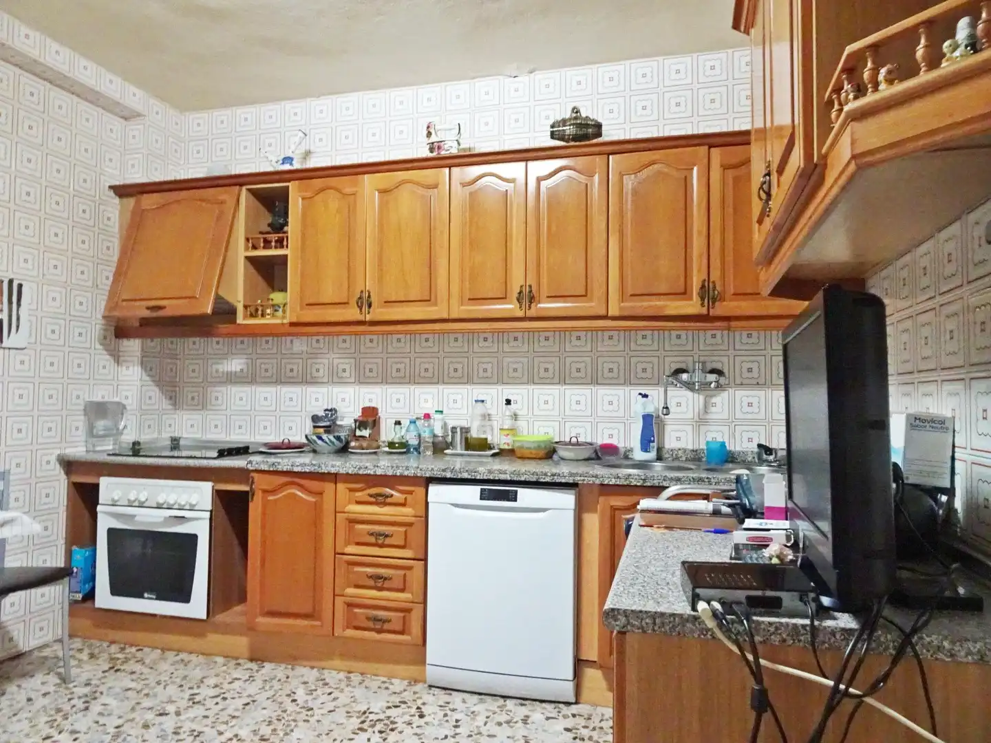 Kitchen of Detached homes for sale in Málaga  with Air Conditioner, Terrace and Furnished