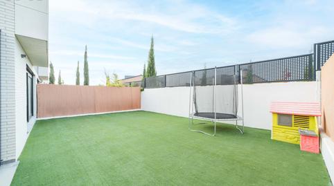 Foto 2 de Casa adosada en venda a Calle Hernán Cortés, Valenoso, Madrid