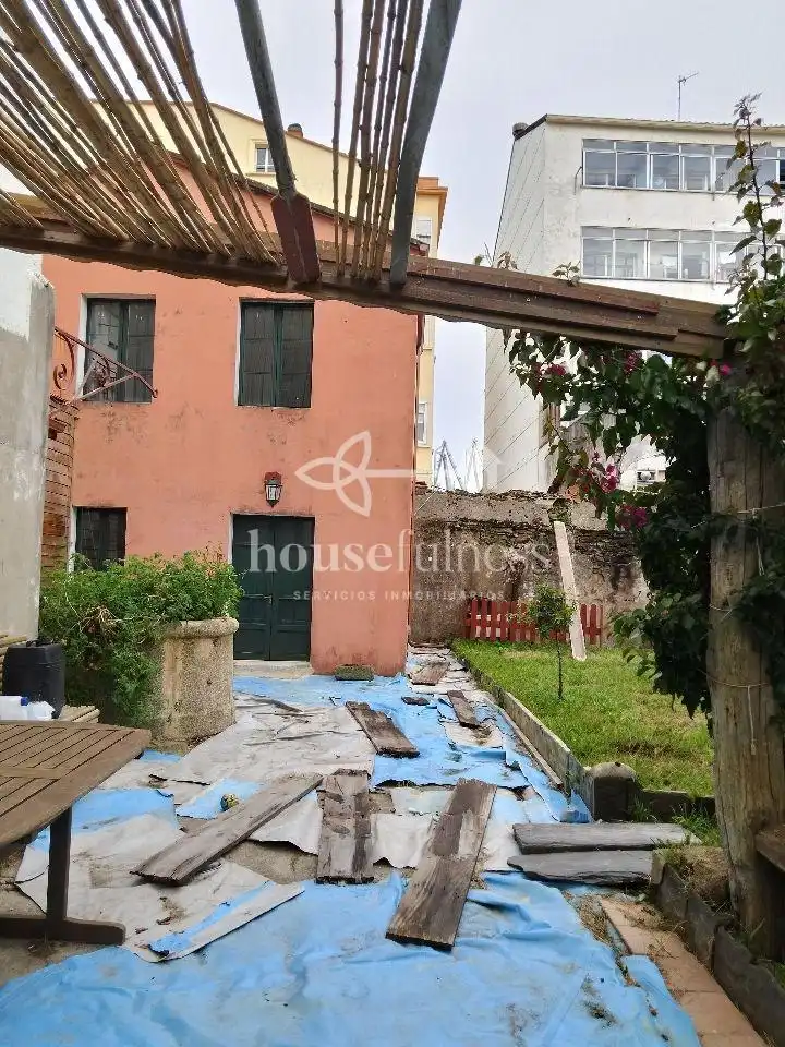 Vista exterior de Casa o xalet en venda en Ferrol amb Calefacció, Jardí privat i Terrassa