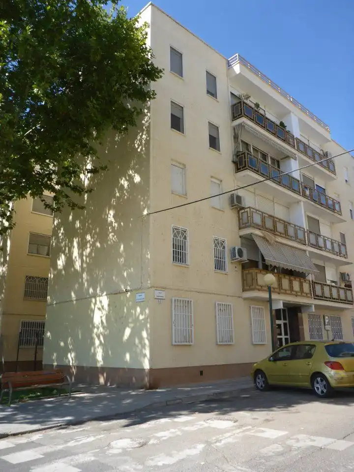 Piso con balcón en venta en Calle Gabriela Mistral 7