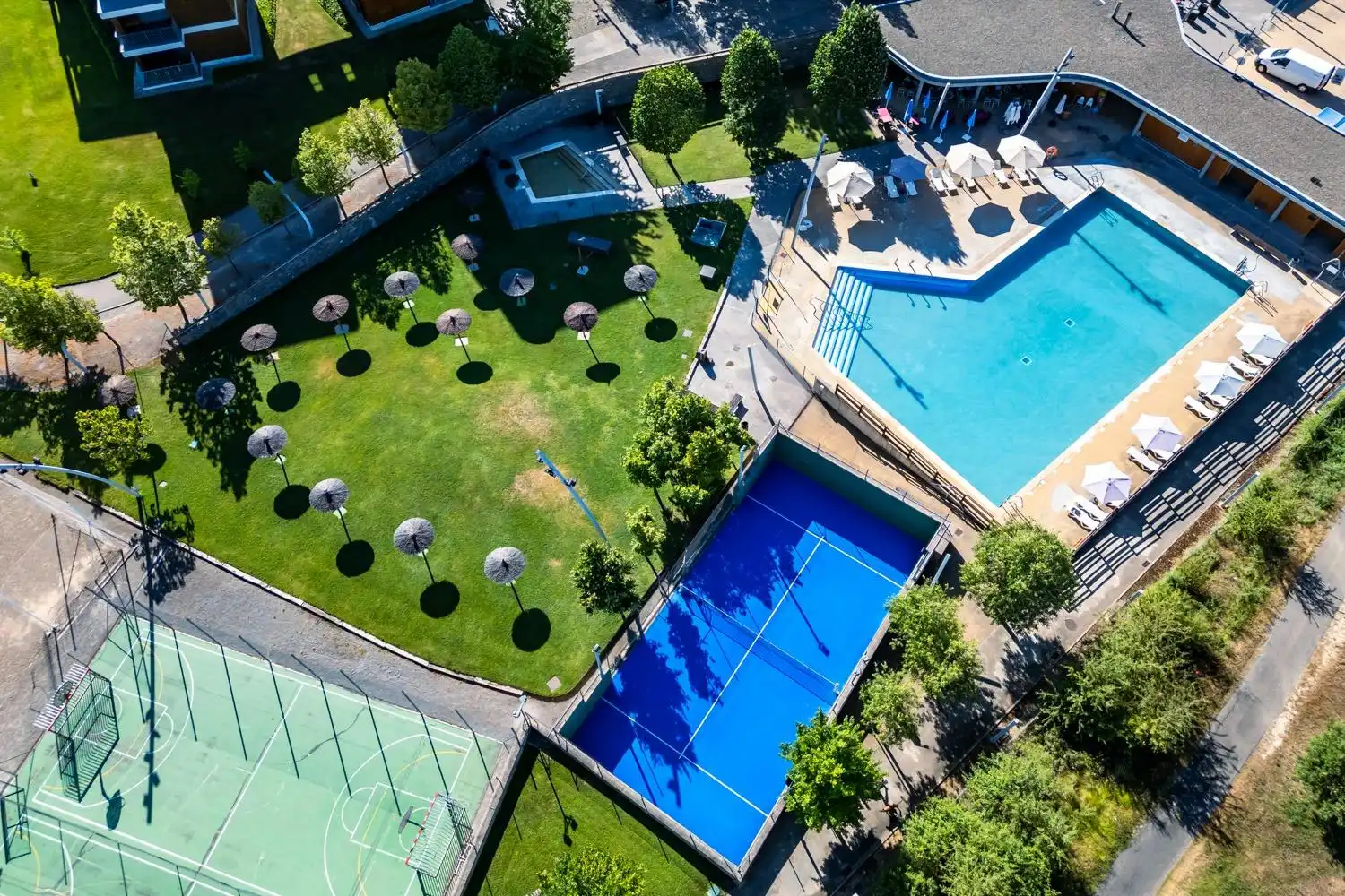 Piscina de Piso en venta en Sabiñánigo con Calefacción, Jardín privado y Terraza