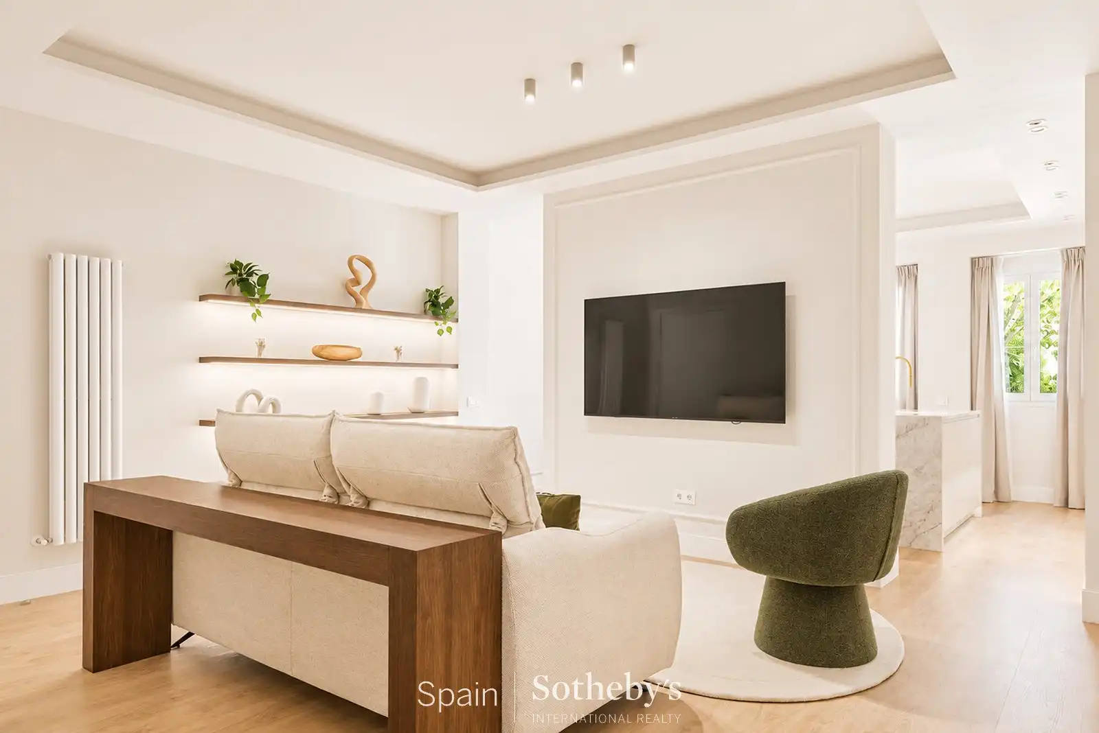 Sala d'estar de Apartament en venda en Madrid amb Aire condicionat