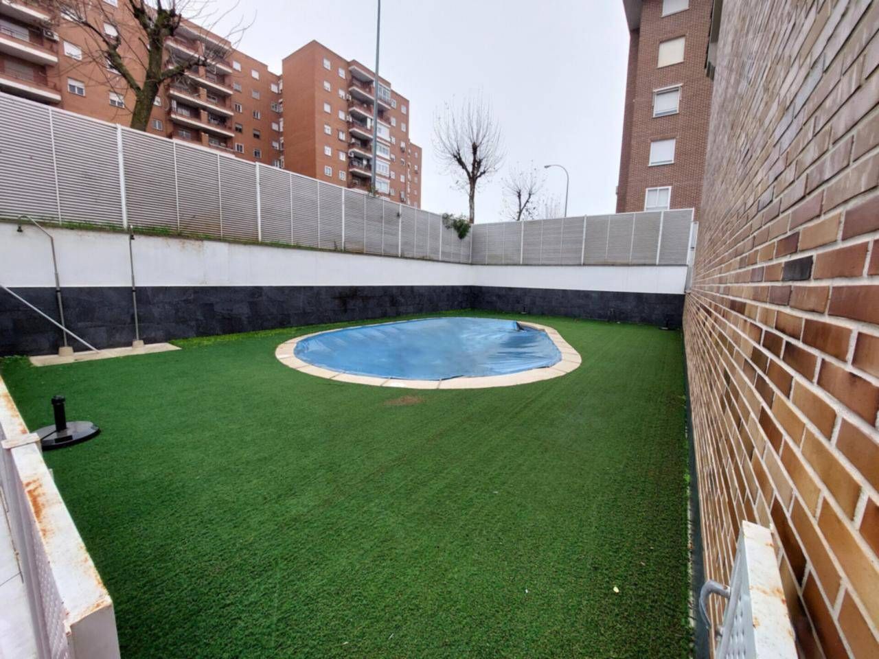 Swimming pool of Single-family semi-detached for sale in Fuenlabrada  with Air Conditioner, Heating and Community pool