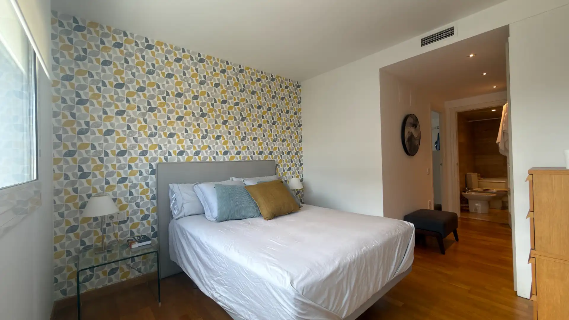 Bedroom of Flat for sale in Terrassa  with Air Conditioner, Heating and Parquet flooring