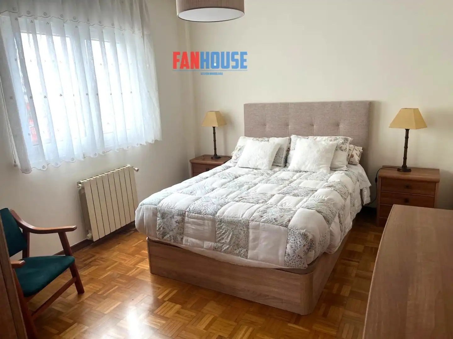 Bedroom of Flat for rent in Gijón   with Heating and Storage room