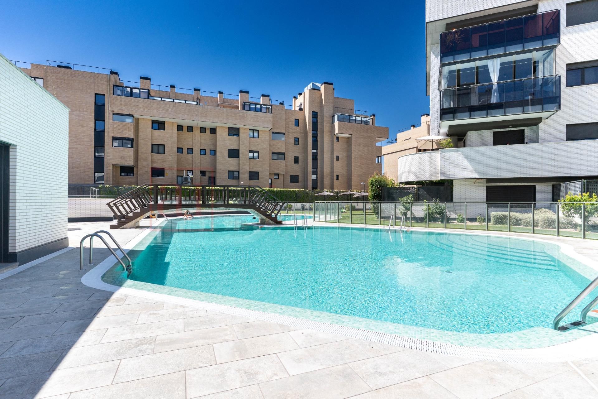 Swimming pool of Flat for sale in Pinto  with Air Conditioner, Heating and Terrace