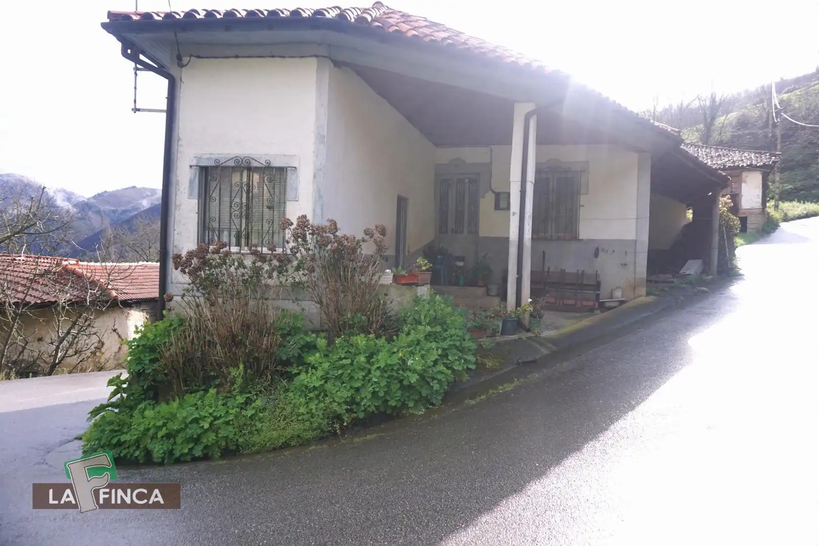 Vista exterior de Casa o chalet en venta en Belmonte de Miranda