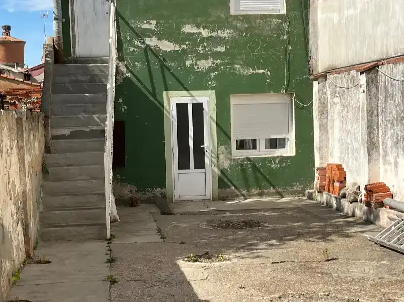 Vista exterior de Casa adosada en venda en Viana de Cega
