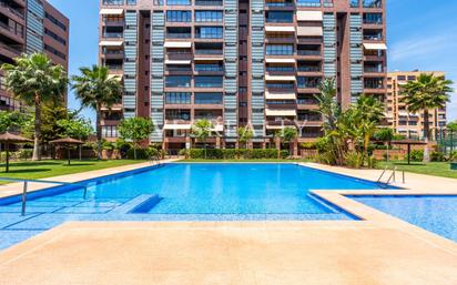 Swimming pool of Flat for sale in Alicante / Alacant  with Air Conditioner, Heating and Private garden
