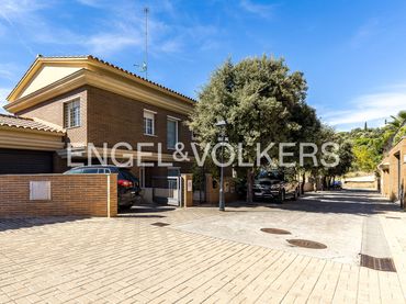 Reihenhaus mit Garten zum Verkauf in Carrer Fontmitjana