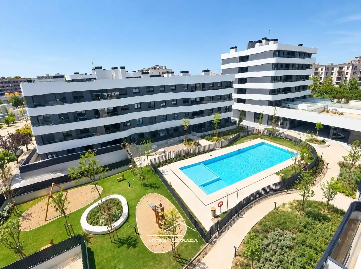 Piso con terraza en venta en Mas d'En Serra - Els Cards