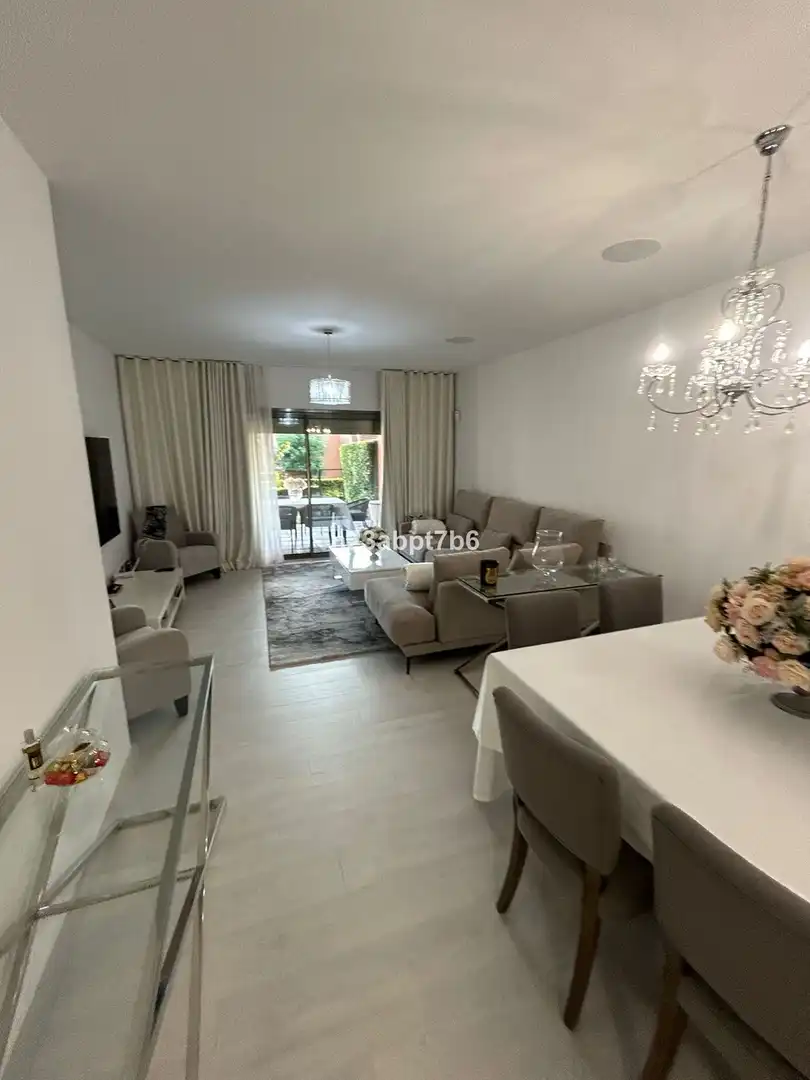 Apartamento con piscina en venta en Calle Pico Alcazaba 21, imagen 6