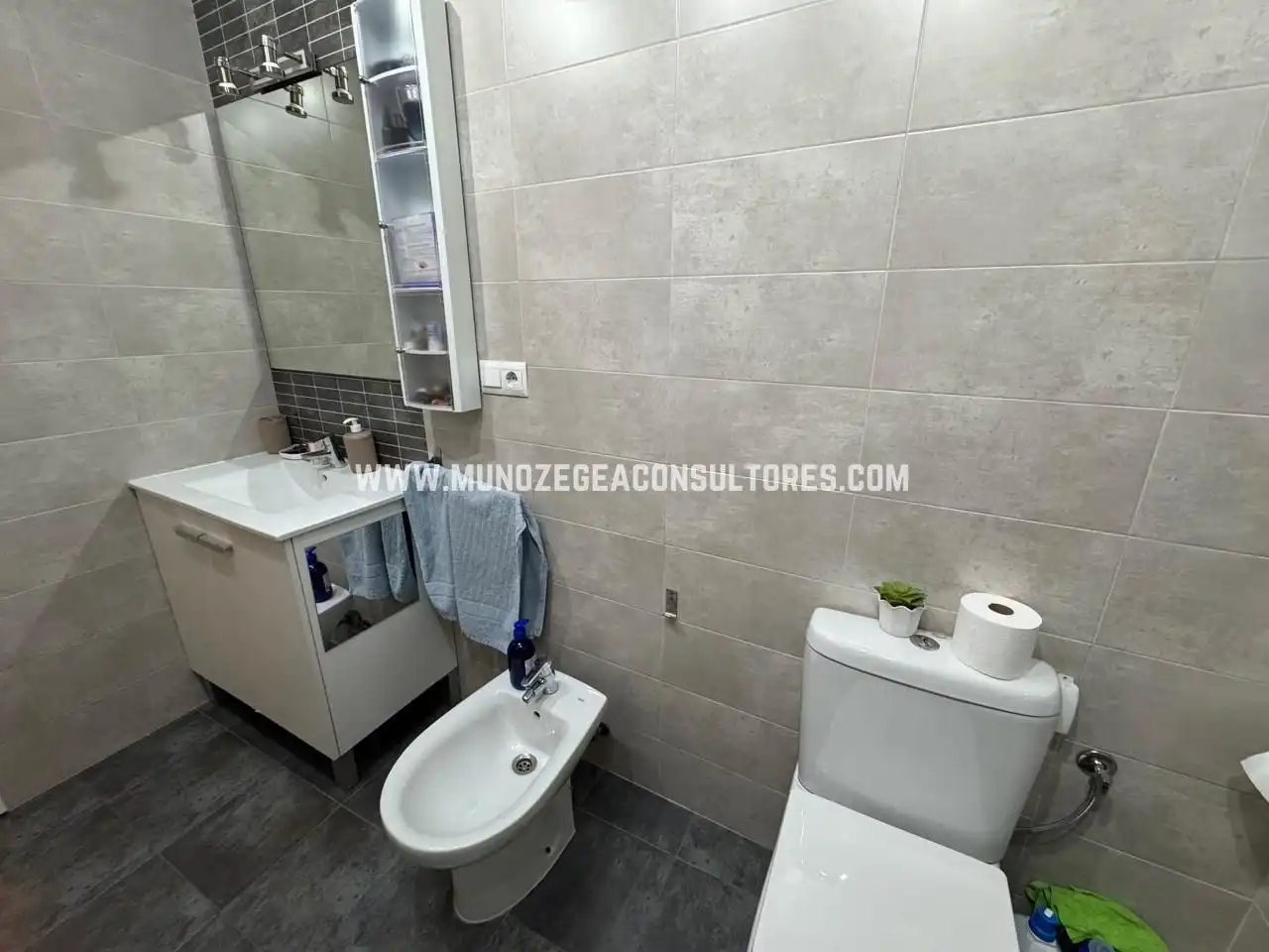 Badezimmer von Haus oder Chalet zum Verkauf in Lucena mit Klimaanlage und Terrasse