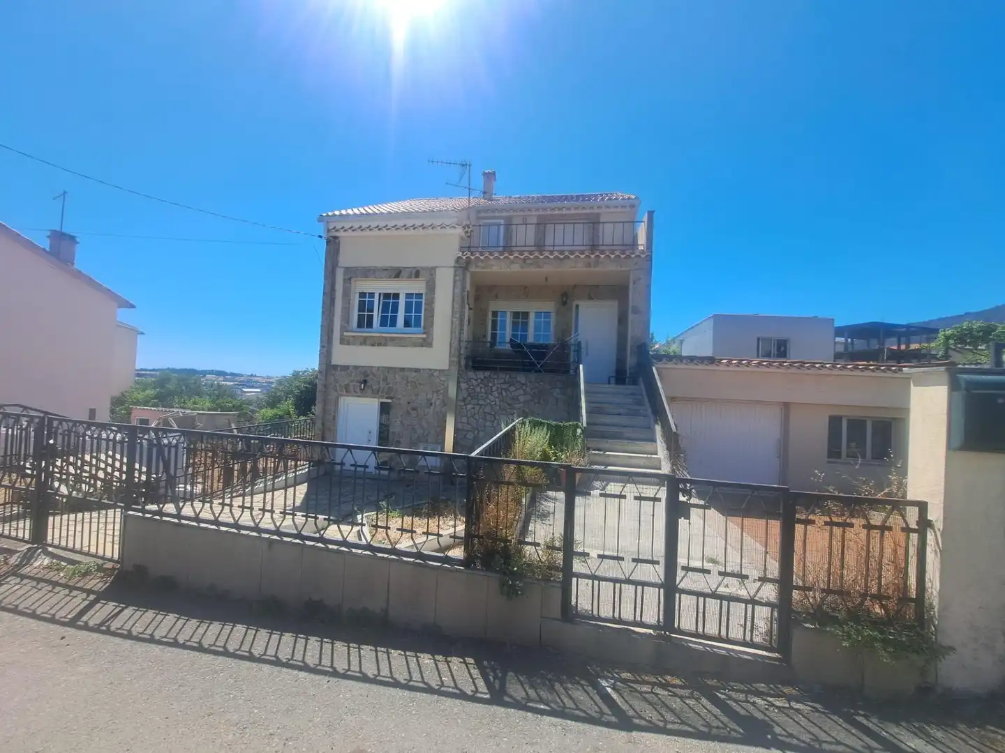 Vista exterior de Casa o xalet en venda en A Pobra do Caramiñal amb Moblat
