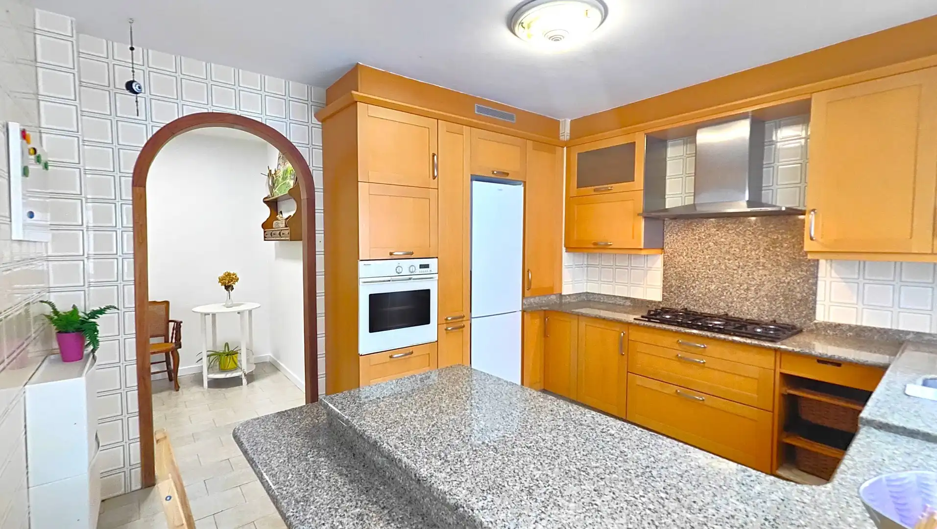 Cocina de Piso en venta en Santiago de Compostela  con Trastero y Amueblado