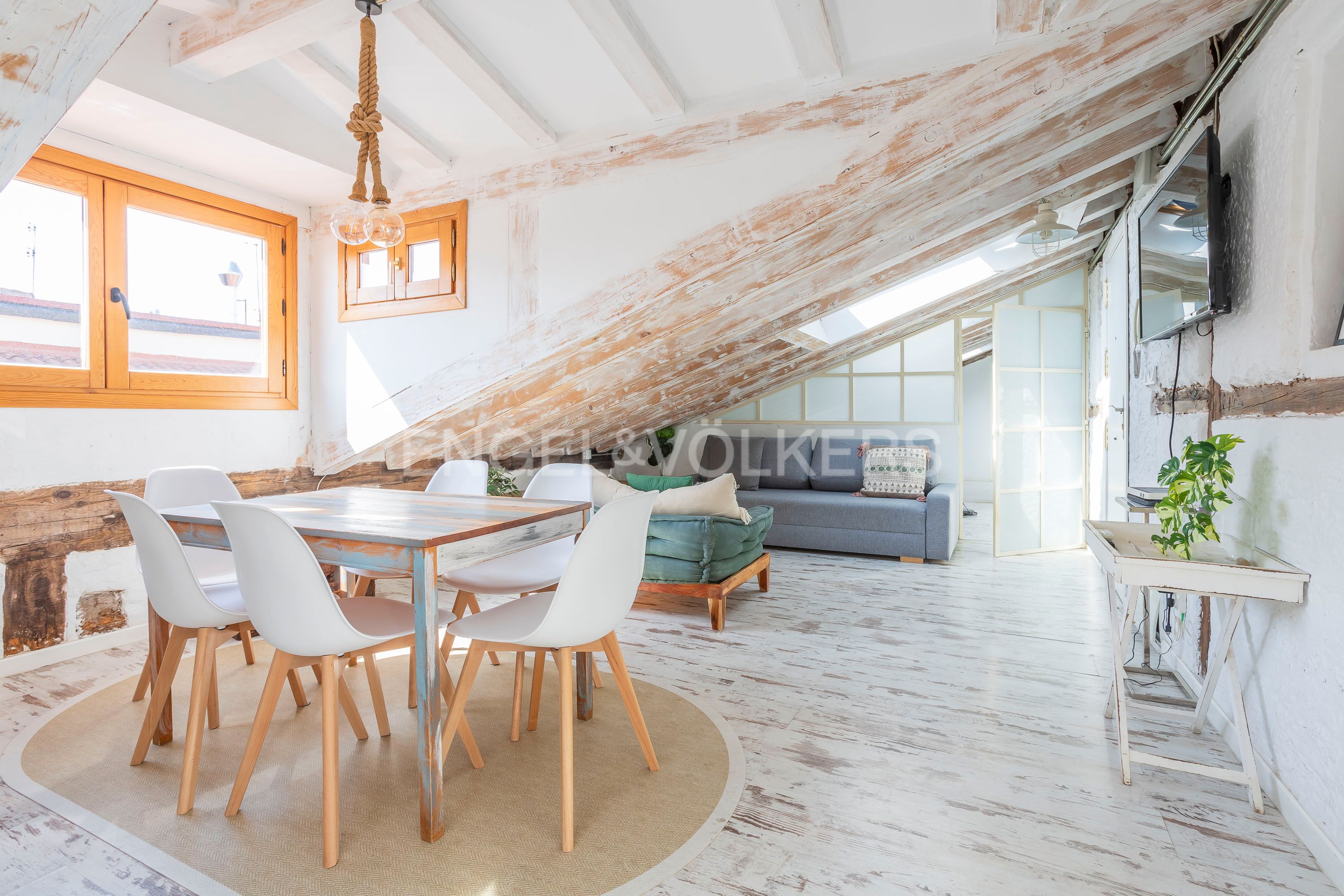 Exterior view of Apartment for sale in  Madrid Capital  with Air Conditioner, Heating and Furnished