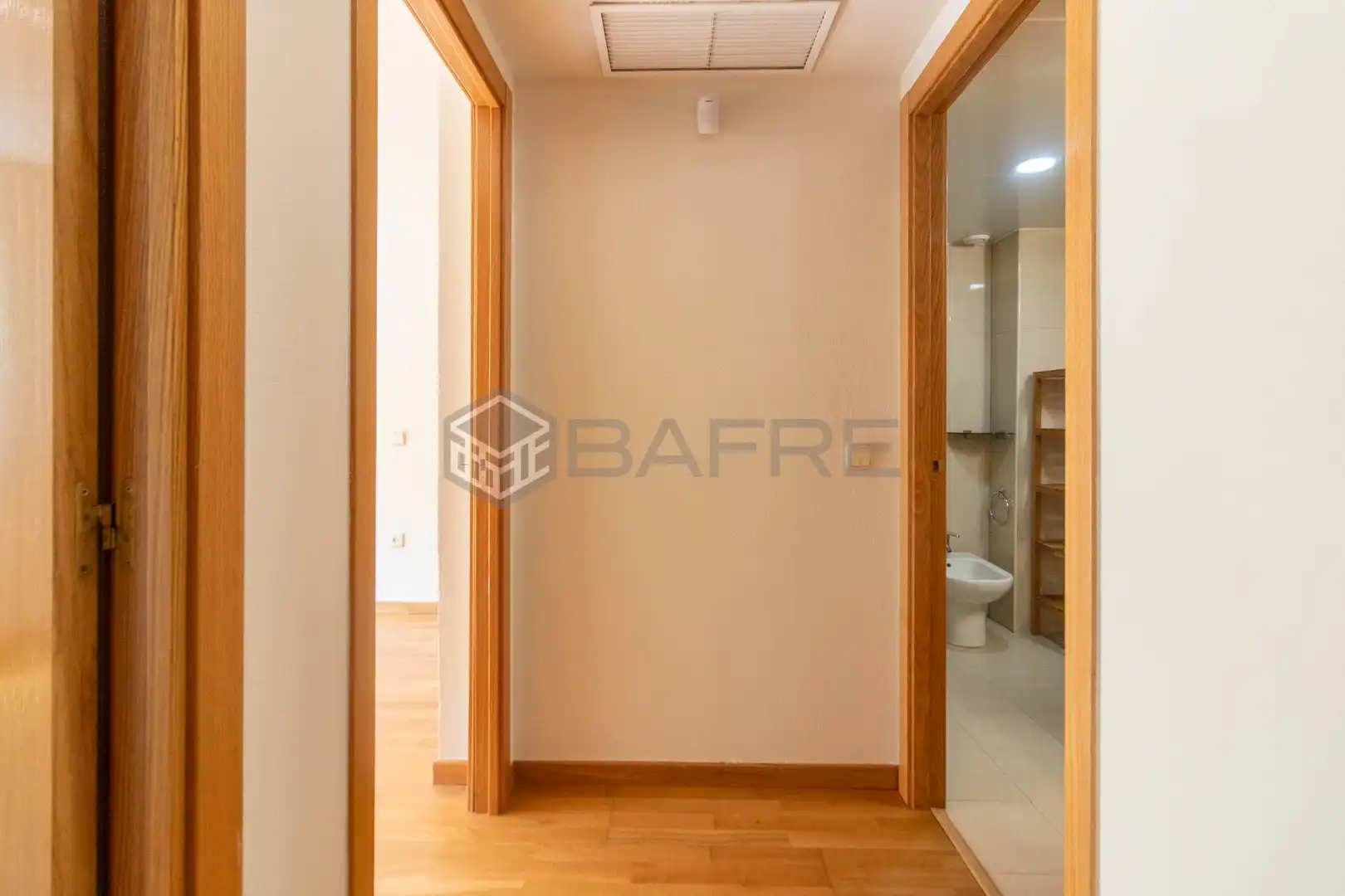 Flat for rent in Madrid  with Air Conditioner and Parquet flooring