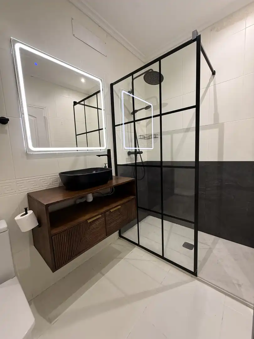 Bathroom of Flat for sale in Bilbao   with Balcony