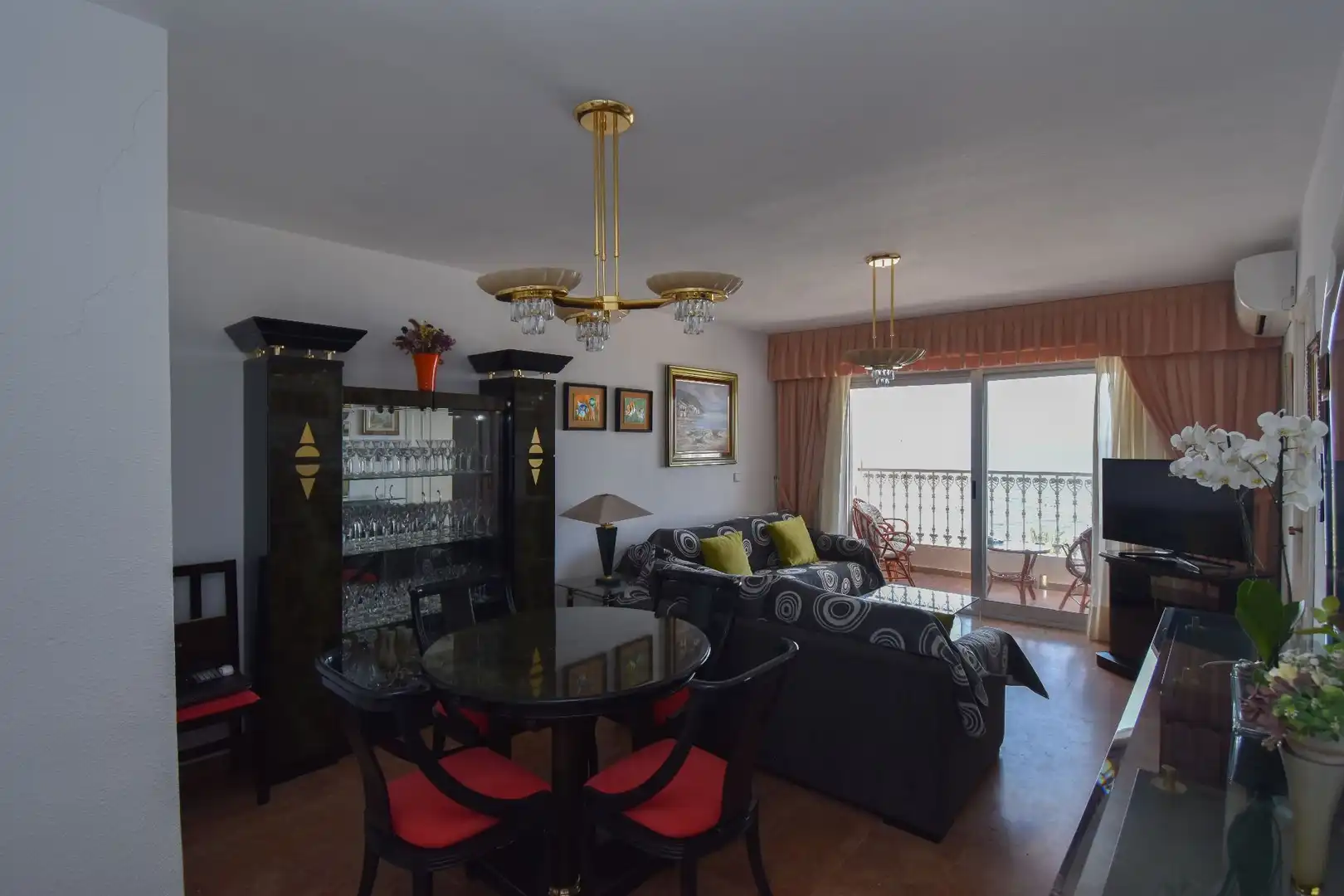 Menjador de Apartament de lloguer en Santa Pola amb Aire condicionat, Calefacció i Terrassa