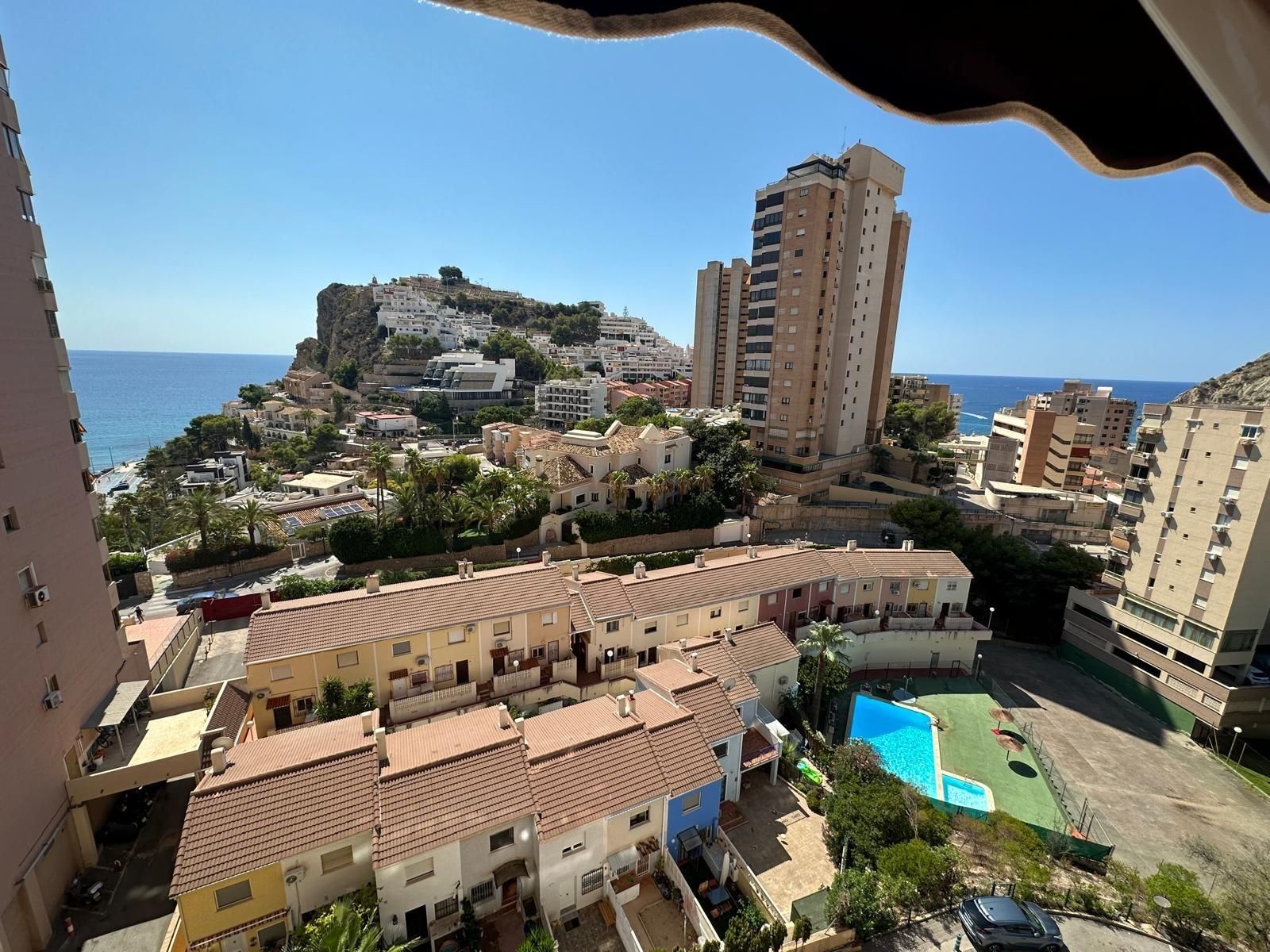 Vista exterior de Apartament en venda en Benidorm amb Jardí privat, Terrassa i Traster