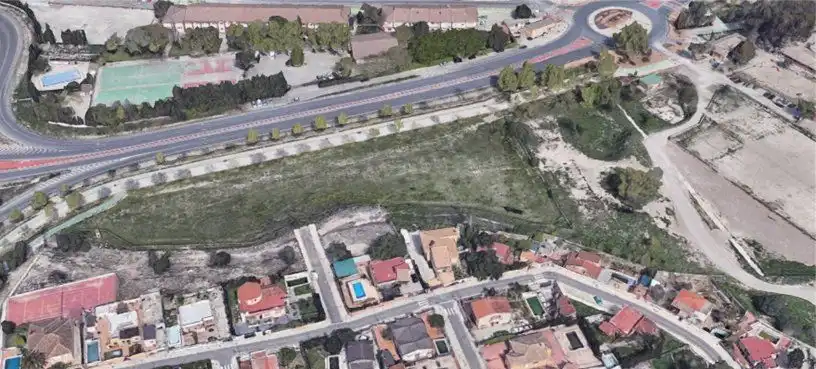 Terreny residencial en venda a Urbanizaciones