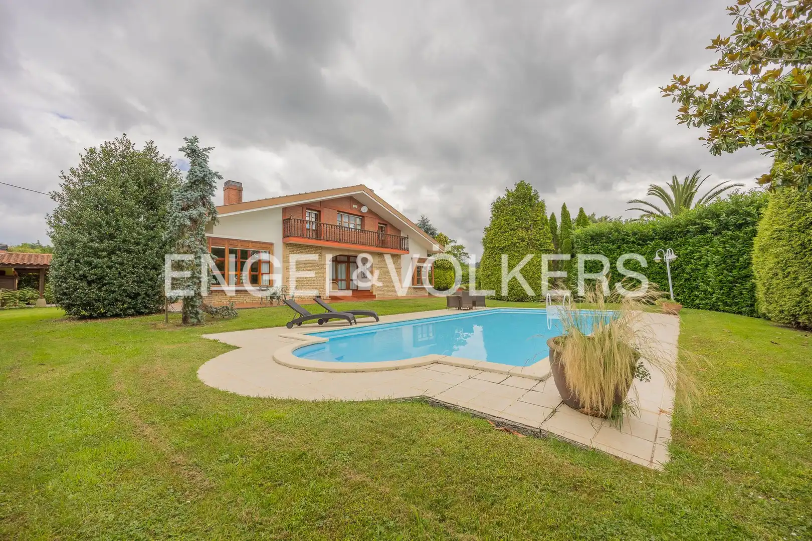 Vista exterior de Casa o chalet en venta en Loiu con Calefacción, Jardín privado y Trastero