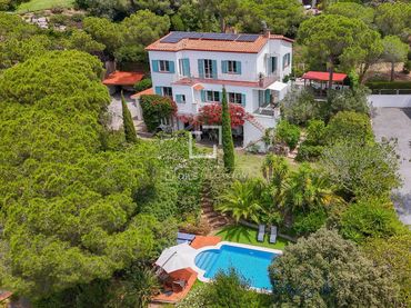 Villa con piscina in vendita a Cabrils