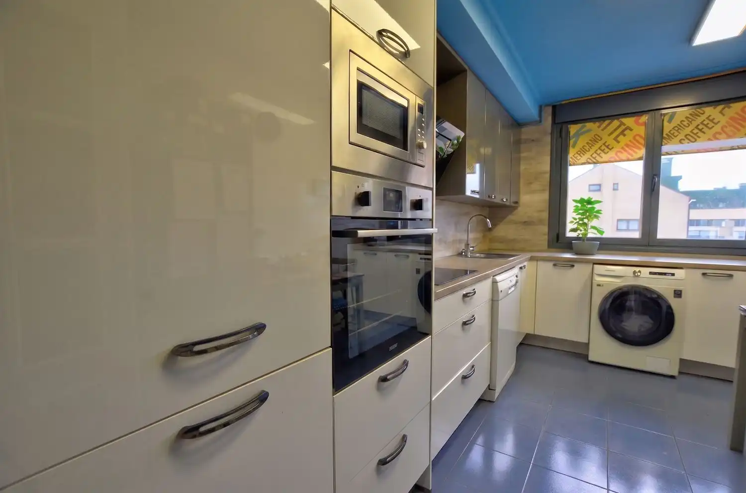 Küche von Wohnung zum Verkauf in Avilés mit Heizung, Abstellraum und Schwimmbad