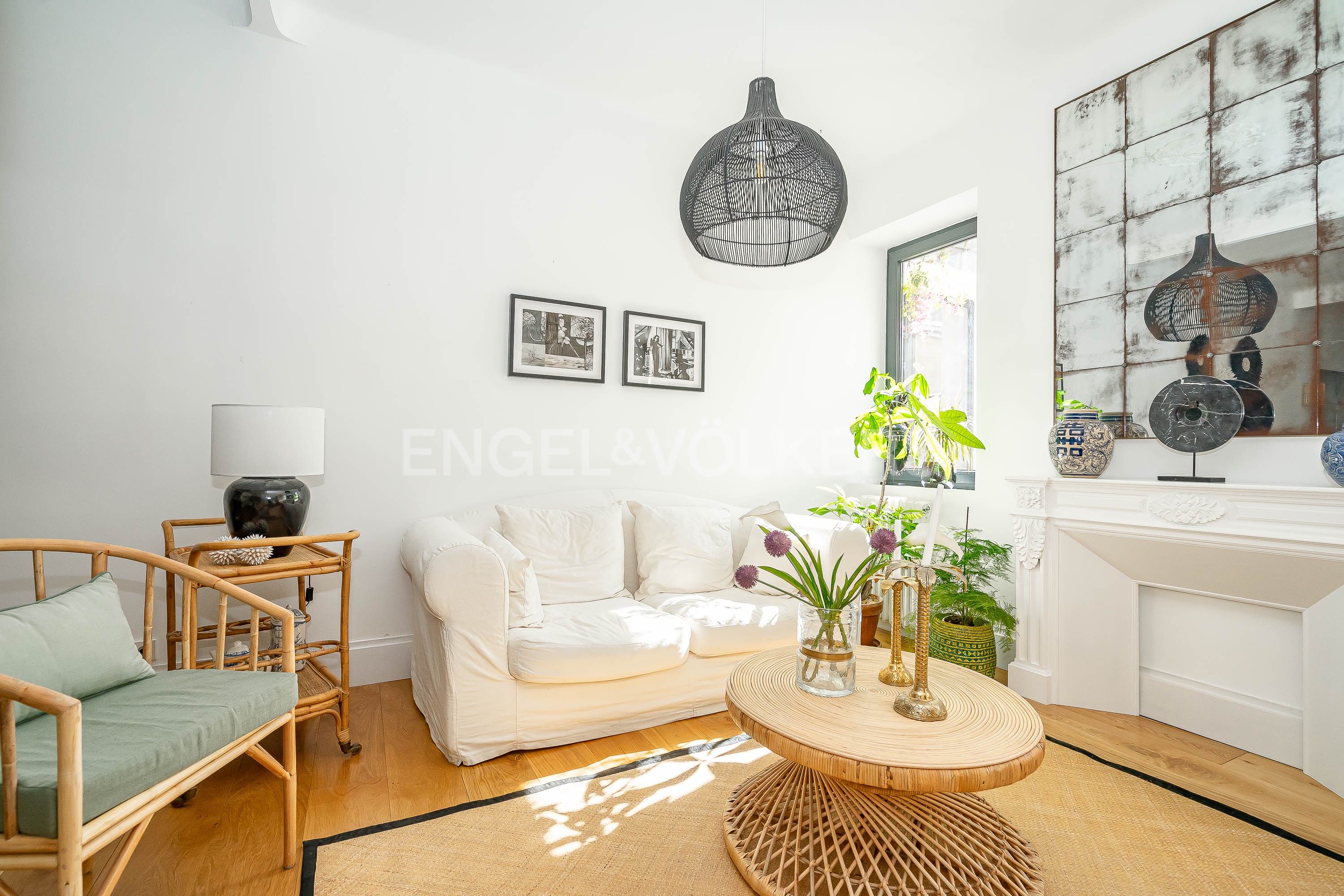 Living room of Apartment to rent in  Madrid Capital  with Air Conditioner, Heating and Furnished