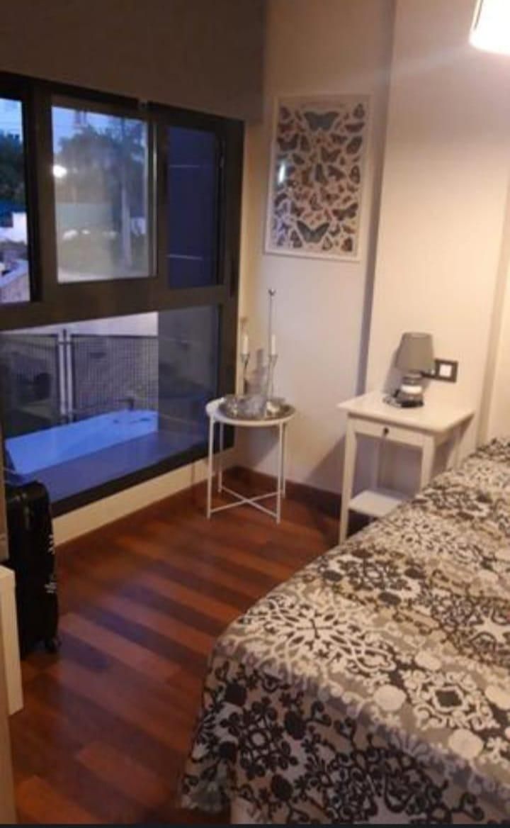 Dormitori de Apartament en venda en Algeciras amb Aire condicionat
