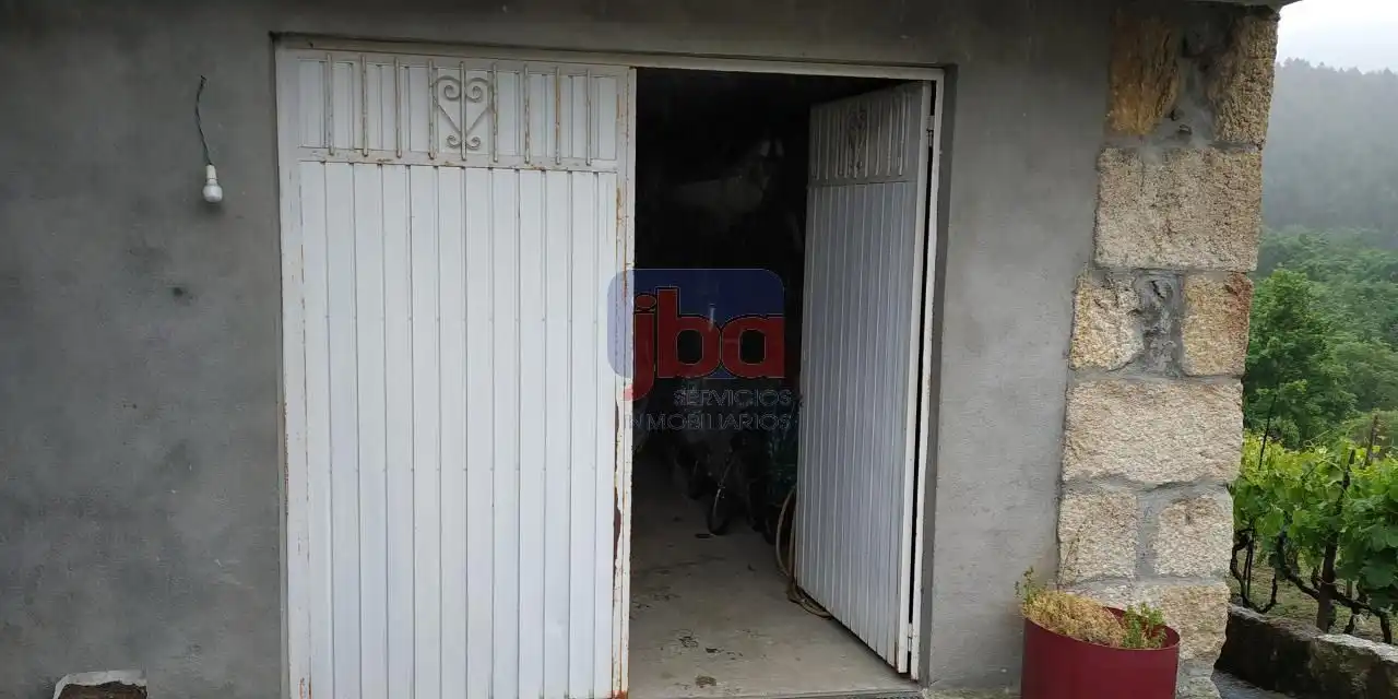 Parking de Casa o chalet en venta en Castrelo de Miño con Calefacción y Amueblado