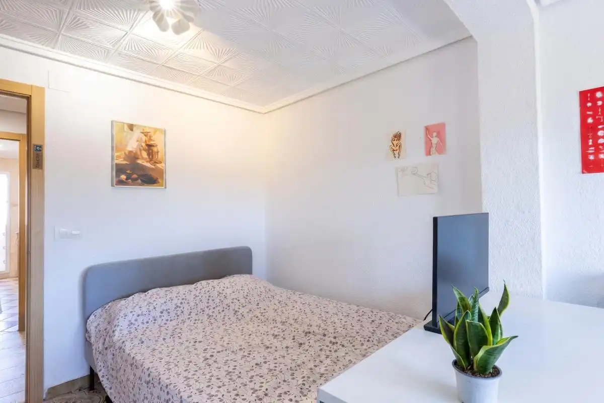Bedroom of Flat for sale in Valencia  with Heating, Terrace and Furnished