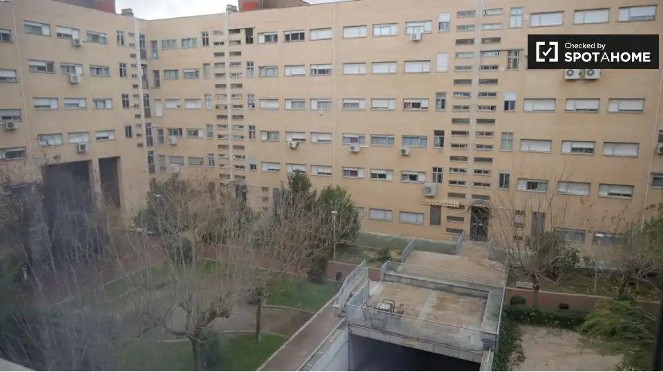 Vista exterior de Pis de lloguer en Madrid amb Aire condicionat, Calefacció i Moblat