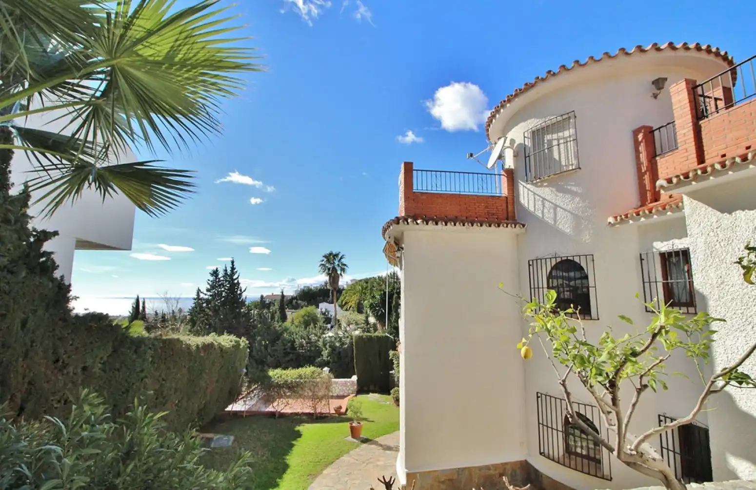 Jardí de Casa o xalet en venda en Rincón de la Victoria amb Aire condicionat, Jardí privat i Terrassa