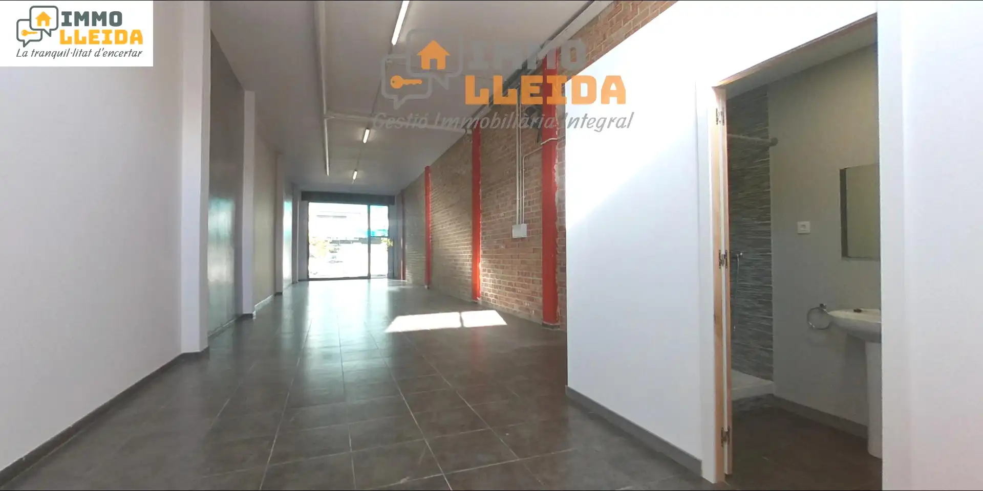 Business premises to rent in Avenida de Miquel Batllori 56, imagen 2