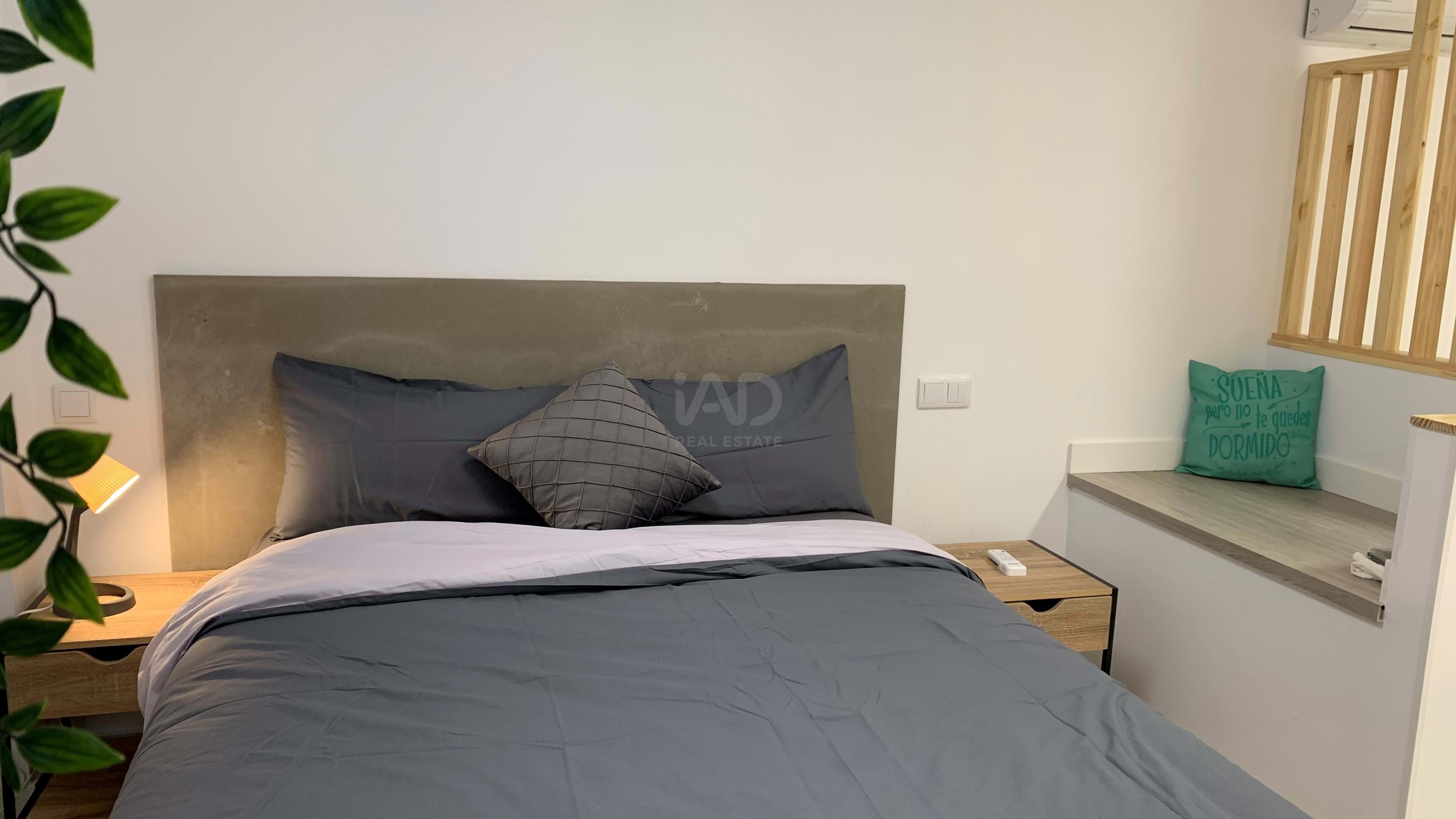 Bedroom of Flat to rent in  Madrid Capital  with Air Conditioner and Heating