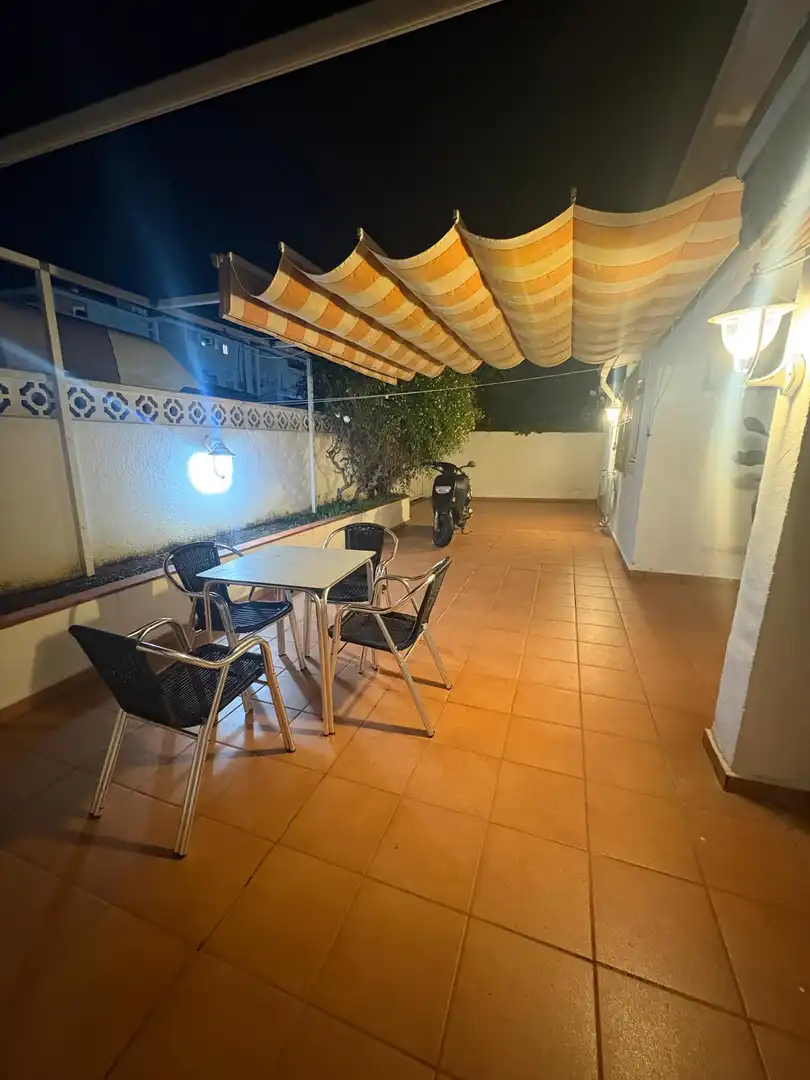 Casa adosada en venda a Les Bassetes - El Marjal