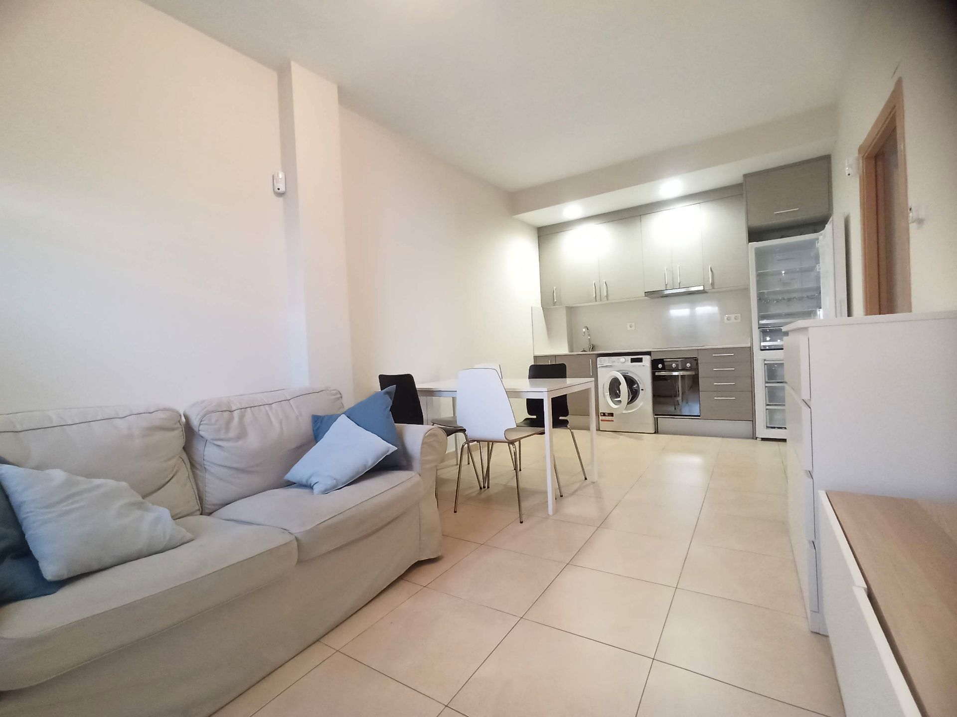 Sala d'estar de Apartament de lloguer en Rubí amb Calefacció, Moblat i Forn