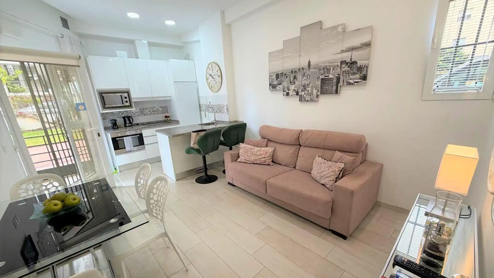 Sala de estar de Apartamento en venta en Torremolinos con Aire acondicionado, Calefacción y Terraza