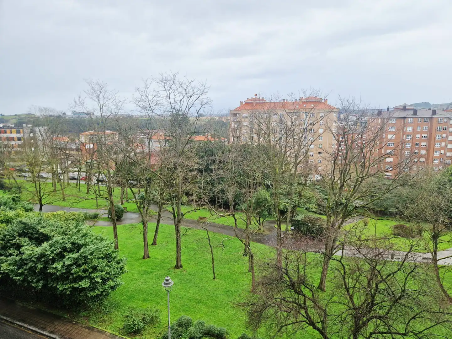 Jardín de Piso en venta en Avilés con Calefacción, Parquet y Trastero