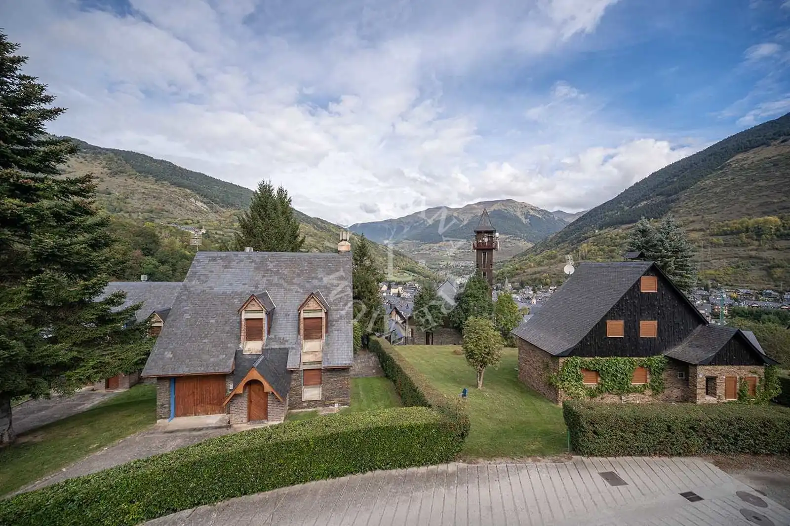 Vista exterior de Casa o chalet en venta en Vielha e Mijaran con Calefacción