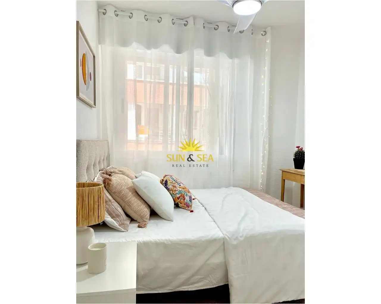 Habitación de Apartamento de alquiler en Torrevieja con Aire acondicionado, Calefacción y Lavadora