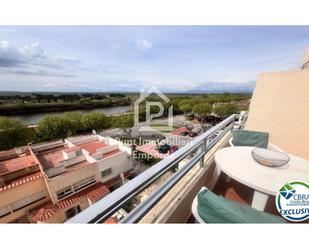 Terrassa de Apartament en venda en Empuriabrava amb Moblat